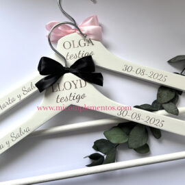 Percha testigo grabada