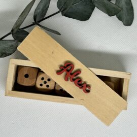 Juego de dados nombre en relieve