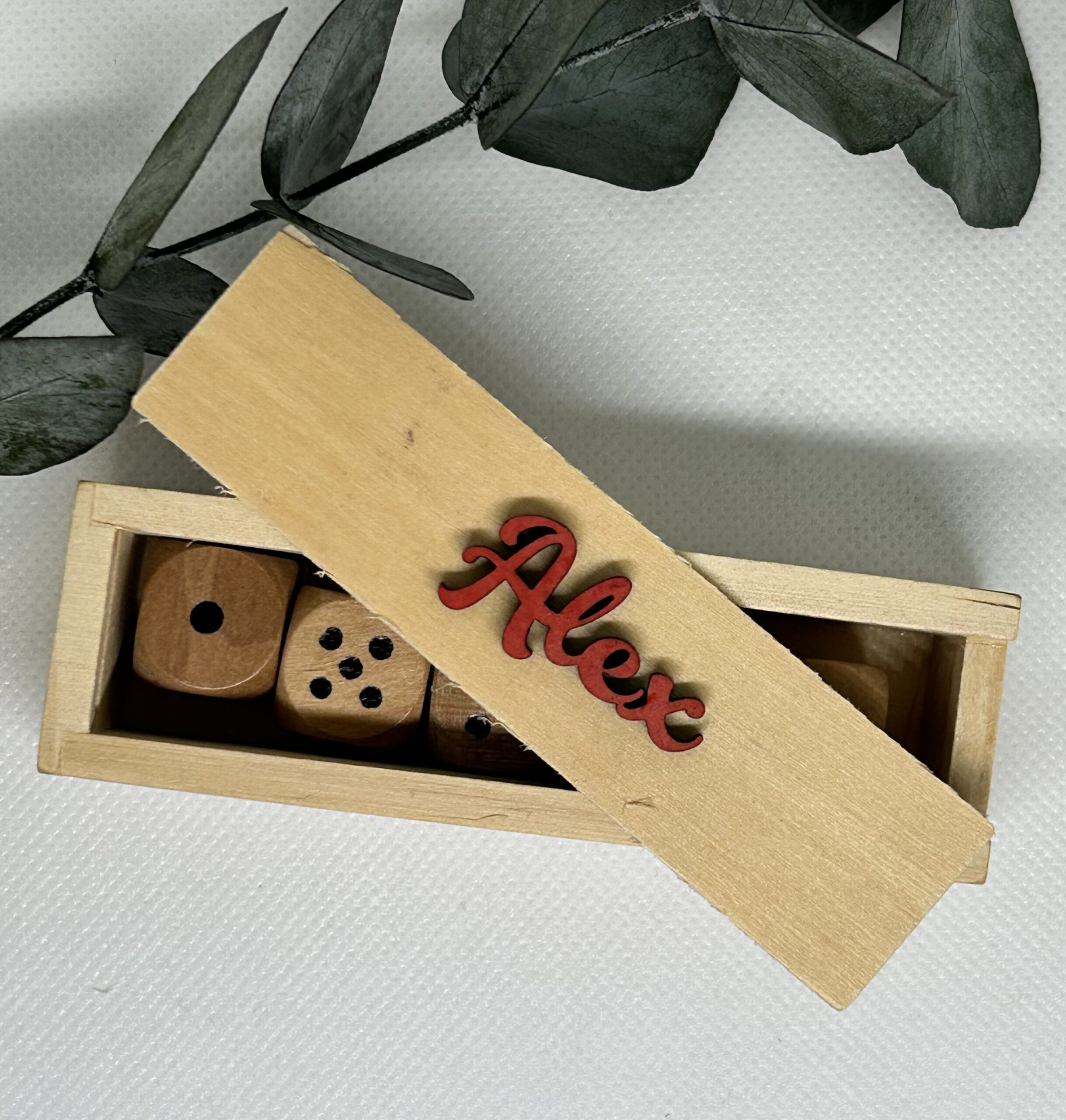 Juego de dados nombre en relieve